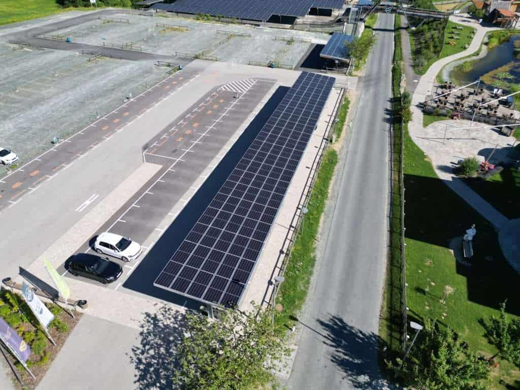 Eisgreissler 2 Solarpark mit Solarmodulen bei Eisgreissler, nachhaltige Energie.