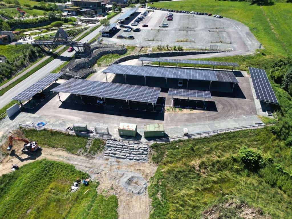 Eisgreissler 8 Solarenergieanlage mit Photovoltaikmodulen.